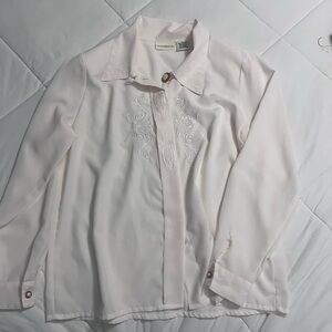 Vintage 80s Jaclyn Smith Elegant Blouse with Embroidered Detail and buttons